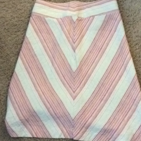 Pink and white skirt - Picture 3 of 4